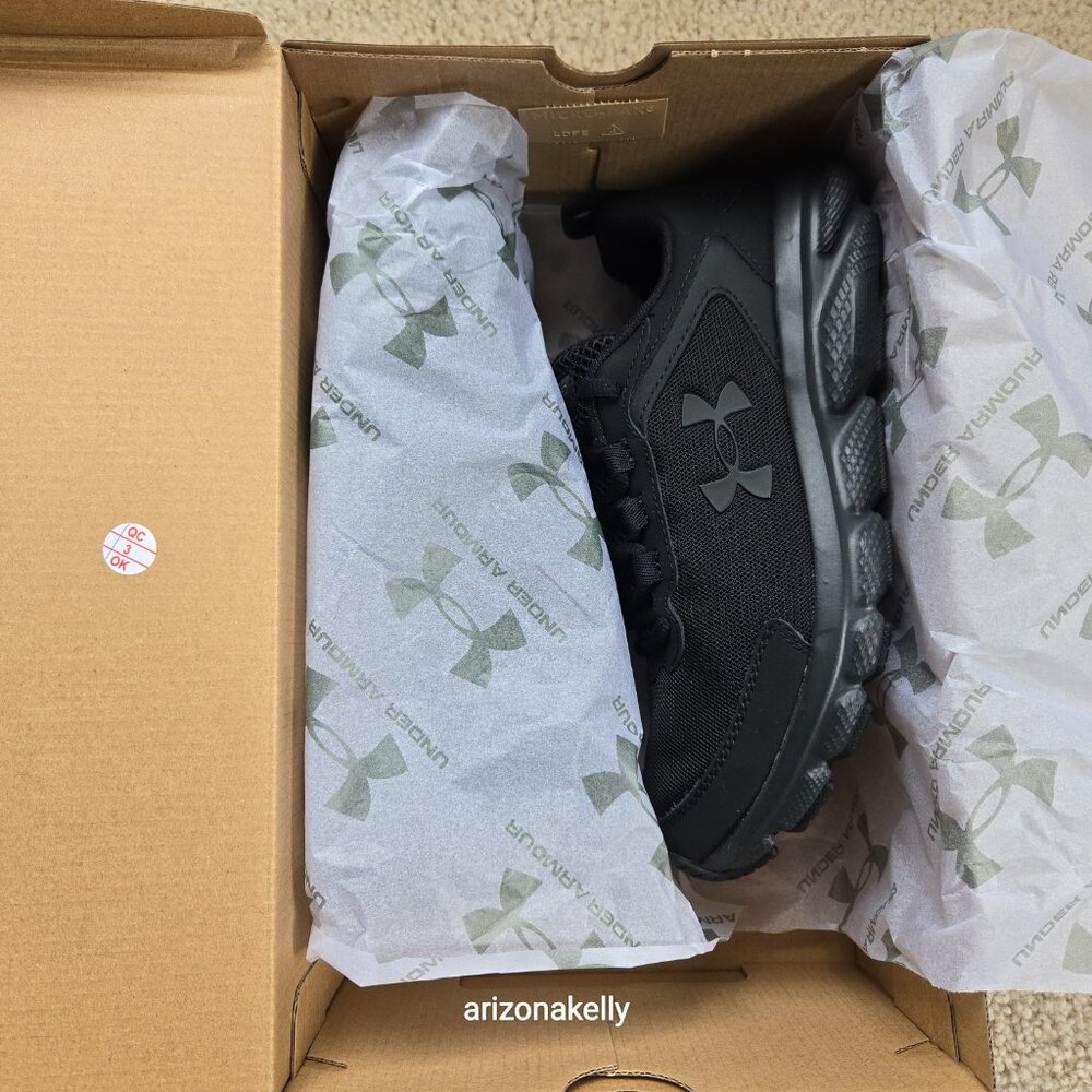 NIB Under Armour Charged Assert 9 Black/Black Sneakers {Size 8} - Picture 2 of 7